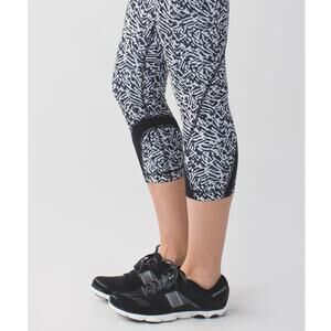 Lululemon Run: Inspire Crop II All Full-On Luxtreme Mini Brushed Animal Size 4